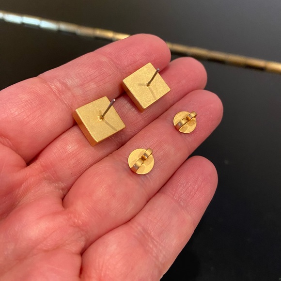 NWT Authentic luxury minimalist Tory Burch Block T Logo Stud Earrings